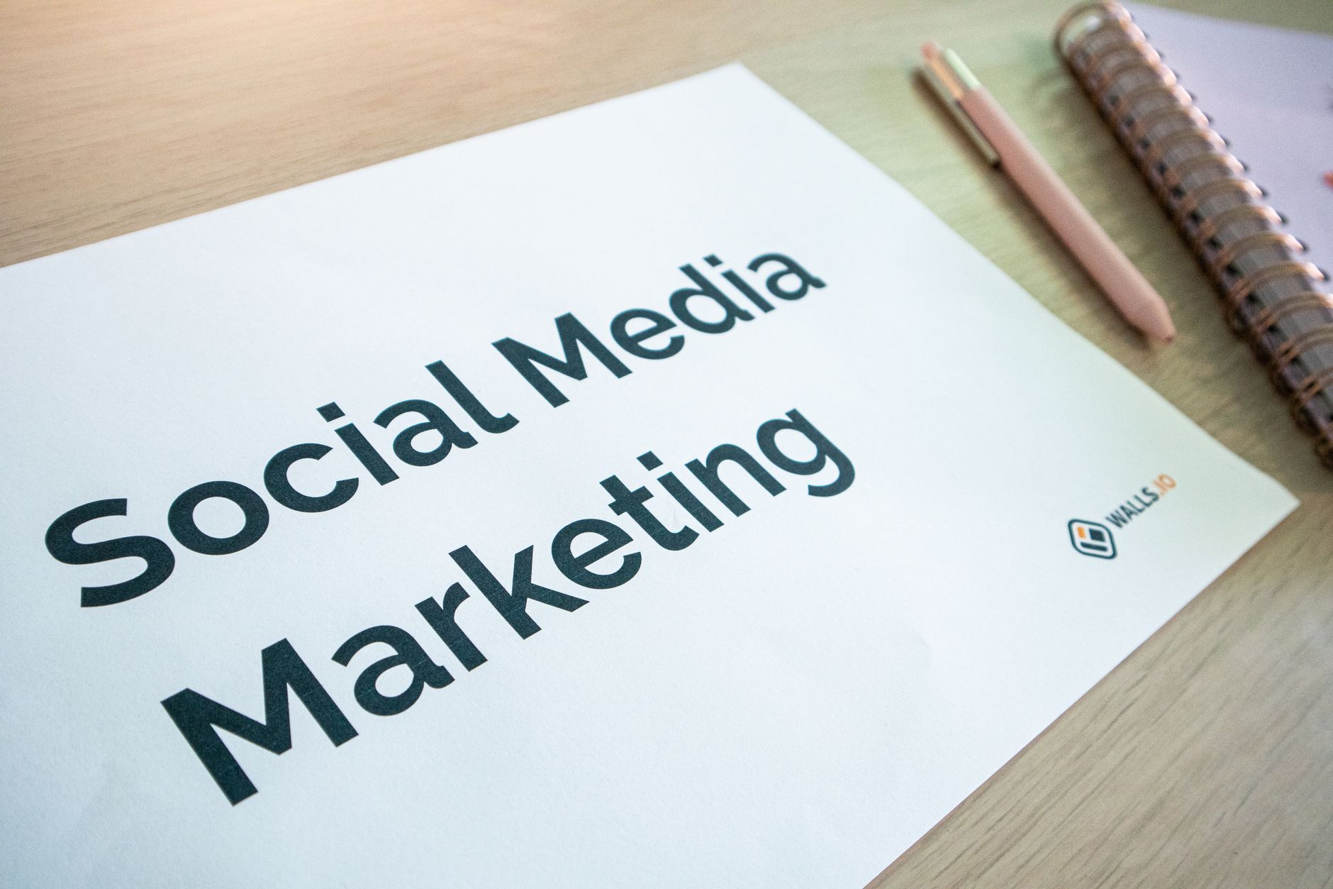 Contratto di gestione social media: cosa è, quando conviene e come funziona
