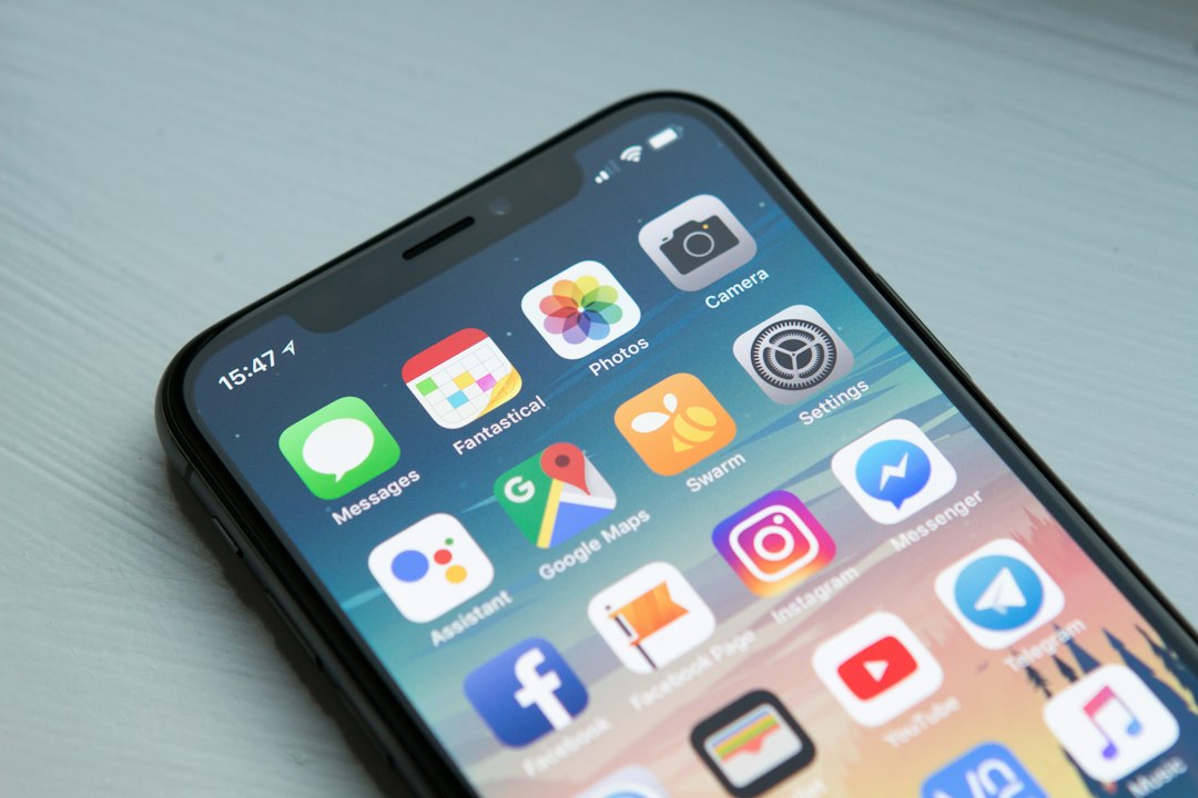 Contratto di sviluppo applicazioni mobile: guida completa per imprenditori